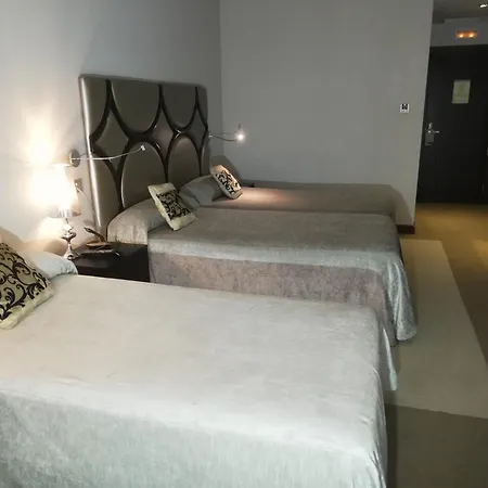 Hotell Silken Axis 4*