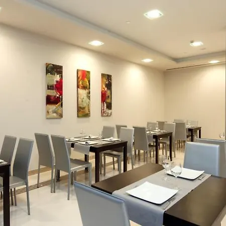 Silken Axis מלון 4*