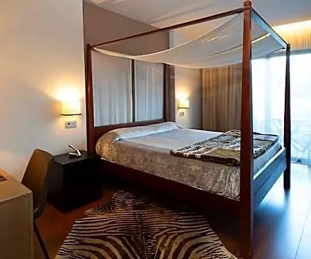 Silken Axis Hotel 4*