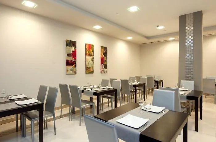 Silken Axis Hotell 4*