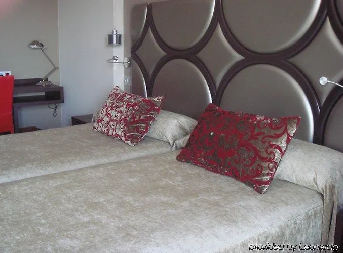 Silken Axis Otel 4*
