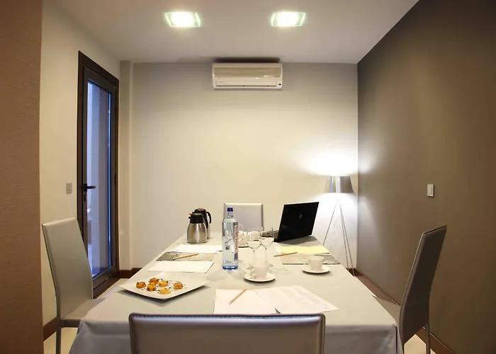 Silken Axis Hotell 4*